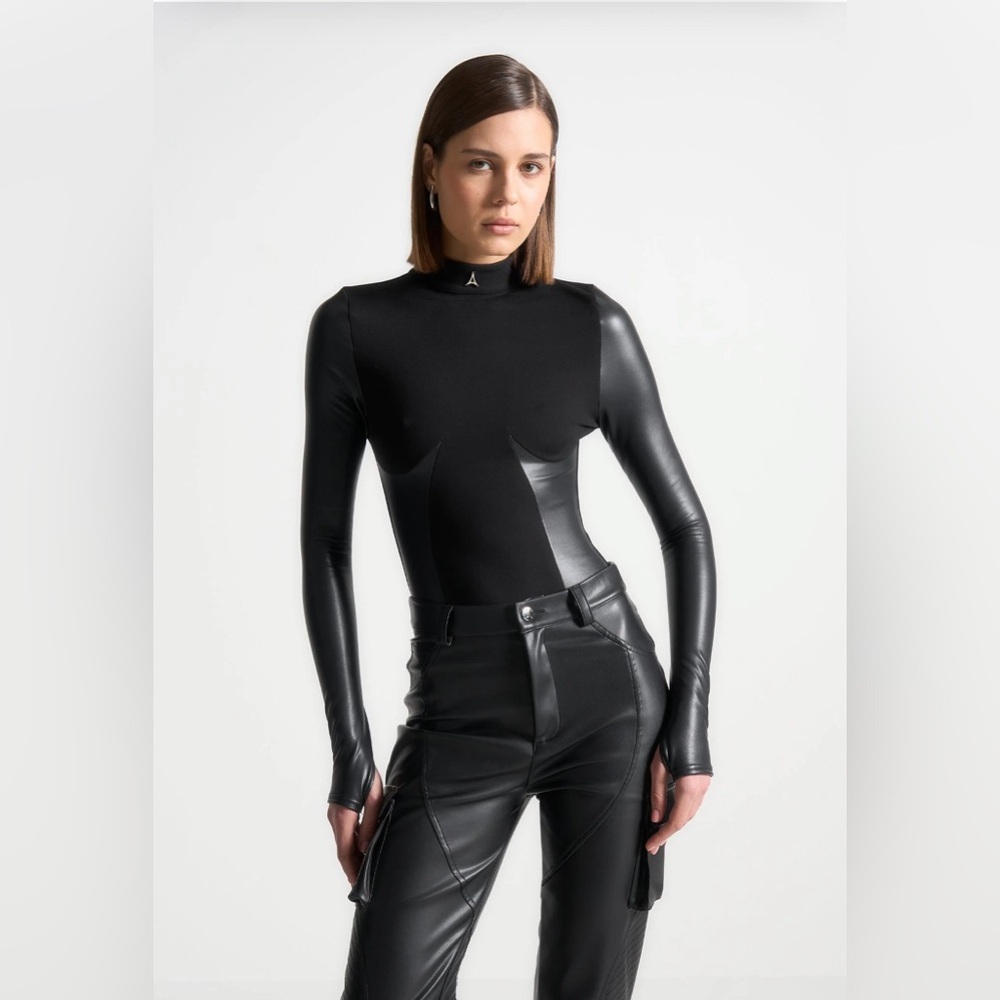 Manière De Voir Sculpted High-Neck Bodysuit – Sleek & Modern | NWOT | Size 0 - Picture 4 of 7